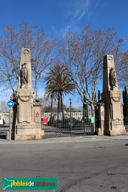 Cementiri del Poblenou - Tanca exterior (Foto: Albert Esteves, 2019) Cementiri del Poblenou - Tanca exterior