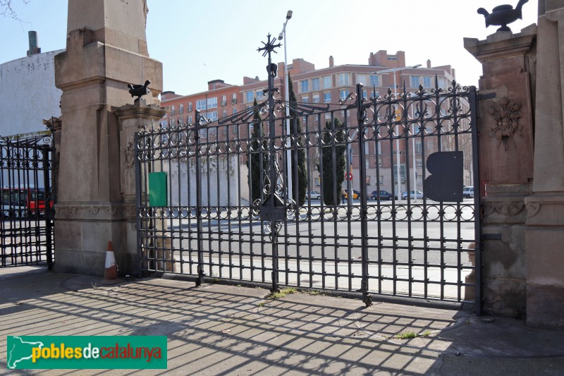 Cementiri del Poblenou - Tanca exterior (Foto: Albert Esteves, 2019) Cementiri del Poblenou - Tanca exterior