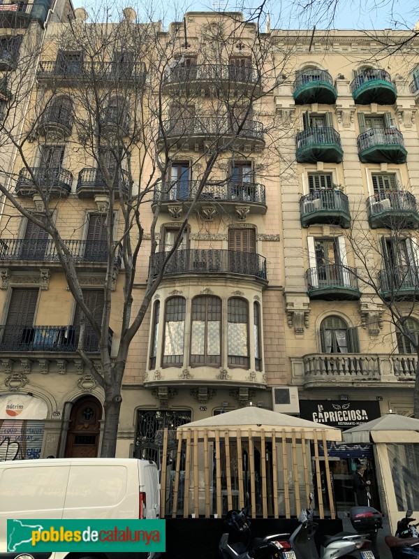 Barcelona - Casa Agnés Ayné (Borrell, 145) (Foto: Albert Esteves, 2019) Barcelona - Casa Agnés Ayné (Borrell, 145)