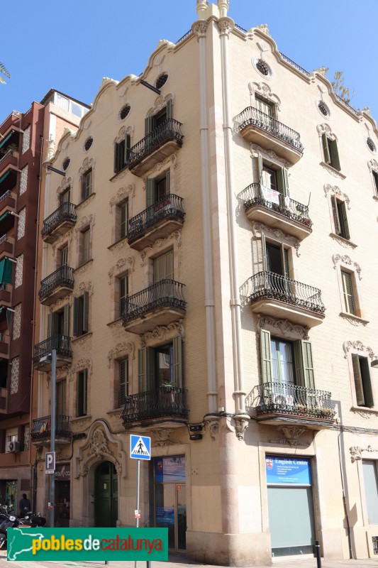 Barcelona - Casa Josep Lledó (Clot, 36-38) (Foto: Albert Esteves, 2019) Barcelona - Casa Josep Lledó (Clot, 36-38)