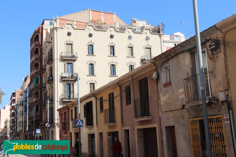 Barcelona - Casa Josep Lledó (Clot, 36-38) (Foto: Albert Esteves, 2019) Barcelona - Casa Josep Lledó (Clot, 36-38)