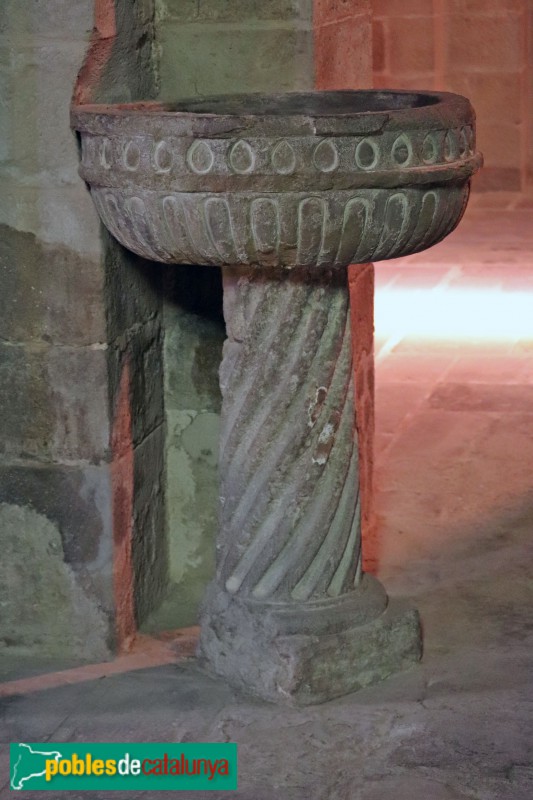 Agramunt - Església de Santa Maria, pica beneitera (Foto: Albert Esteves, 2019) Agramunt - Església de Santa Maria, pica beneitera
