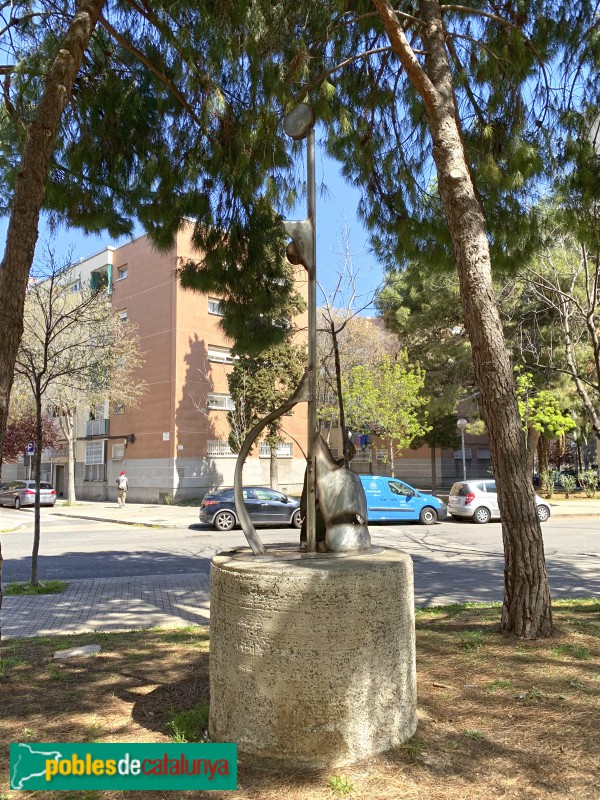 Barcelona - Escultura Contrapunt (Homenatge a Maria Aurèlia Capmany)