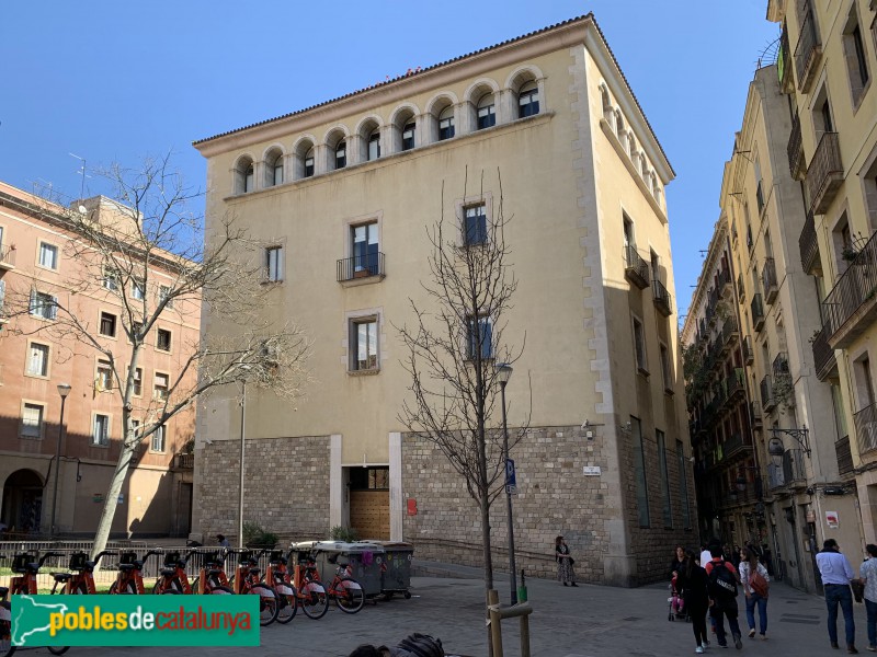 Barcelona - Convent del Bonsuccés, façana plaça Vicenç Martorell