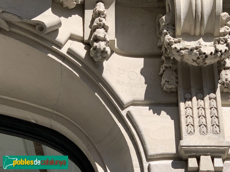 Barcelona - Casa Rafael Roldós (Rambla, 124) (Foto: Albert Esteves, 2019) Barcelona - Casa Rafael Roldós (Rambla, 124)