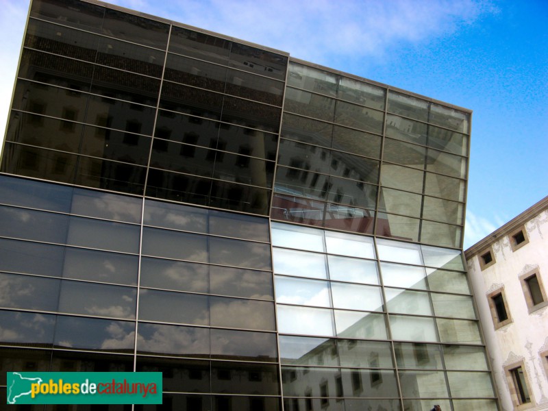 Barcelona - Edifici modern del CCCB