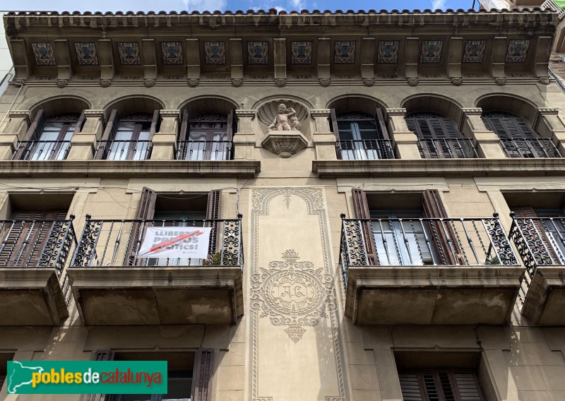 Molins de Rei - Plaça de la Bàscula, 2