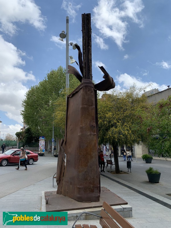 Molins de Rei - Escultura Des de l'Estació