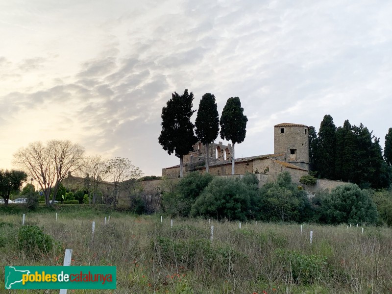 Peratallada - Església de Sant Esteve (Foto: Albert Esteves, 2019) Peratallada - Església de Sant Esteve