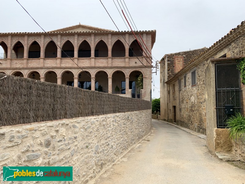 La Bisbal d'Empordà - Can Caselles (Can Dalmau)