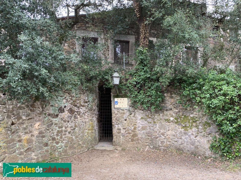 La Bisbal d'Empordà - Pou de glaç del Comú