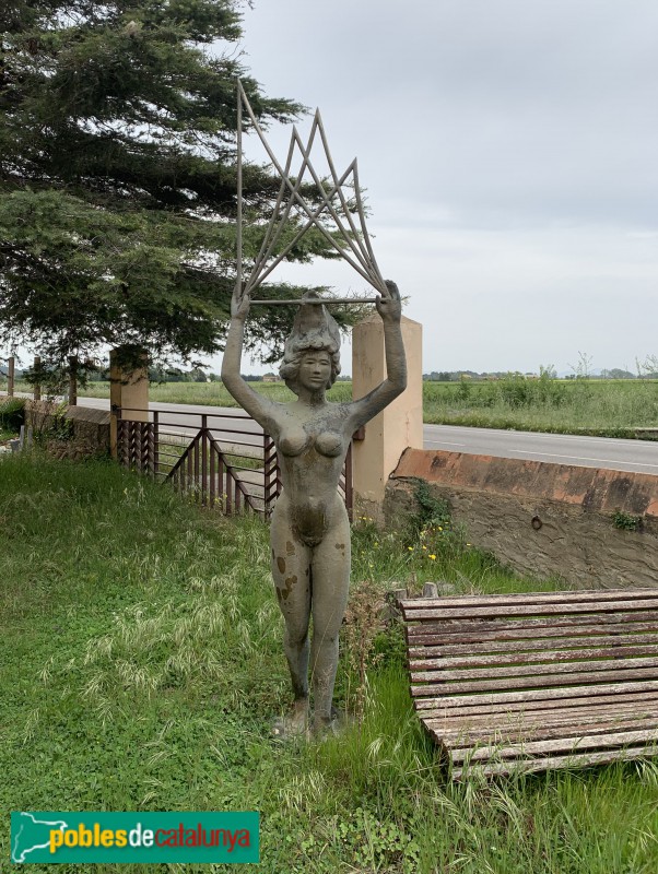 La Bisbal d'Empordà - Molí de la Torre, escultura de Joan Abras