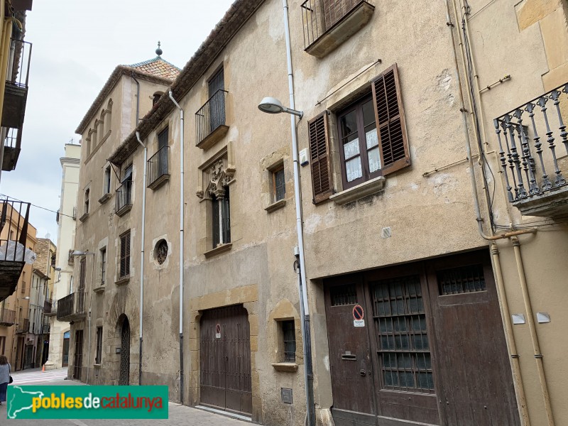 Casa al carrer Raval, 1