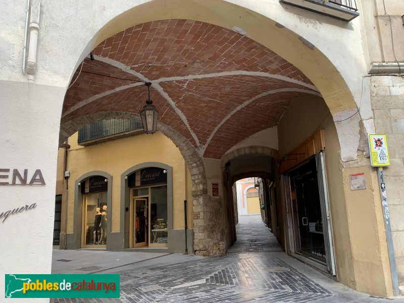 La Bisbal d'Empordà - Volta de la Mel (Foto: Albert Esteves, 2019) La Bisbal d'Empordà - Volta de la Mel