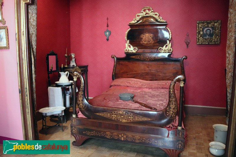 Martorell - L'Enrajolada: alcova amb llit isabelí de mitjan segle XIX (1)