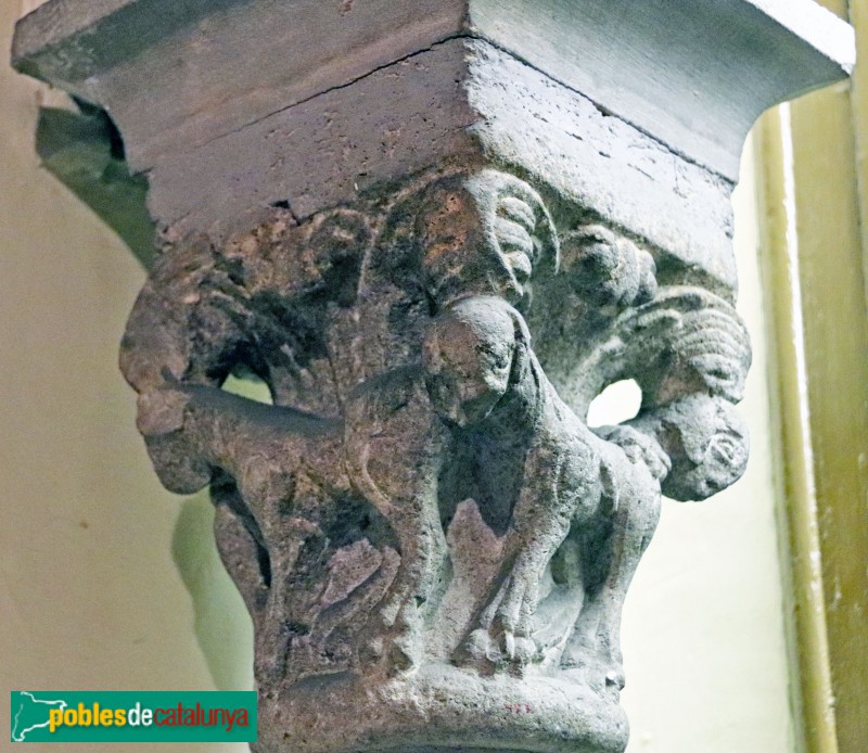 Museu de l'Enrajolada - Capitell romànic procedent del monestir de Poblet