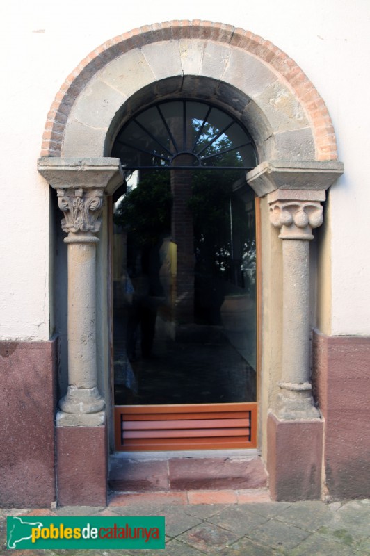 Museu de l'Enrajolada - Portal del claustre de Sant Pere de les Puelles, Barcelona