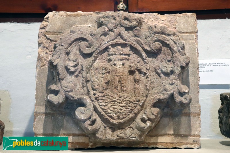 Museu Vicenç Ros - Relleu amb l'escut de Martorell, procedent de la Caserna de Cavalleria (Foto: Albert Esteves, 2019) Museu Vicenç Ros - Relleu amb l'escut de Martorell, procedent de la Caserna de Cavalleria