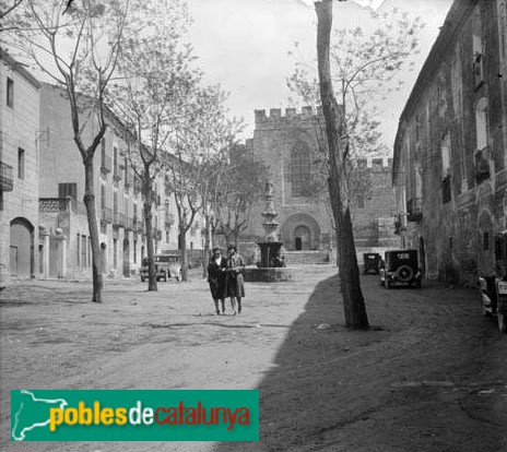 Monestir de Santes Creus - Plaça de Sant Bernat