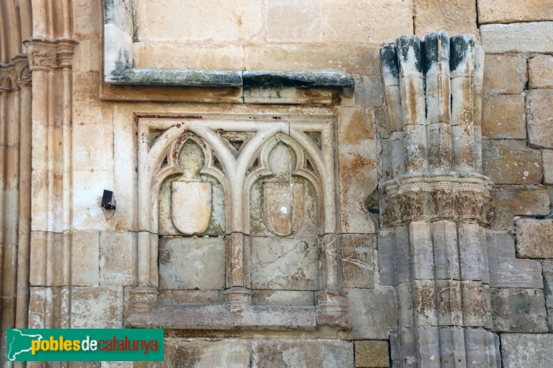 Monestir de Santes Creus - Detall gòtic de la porta