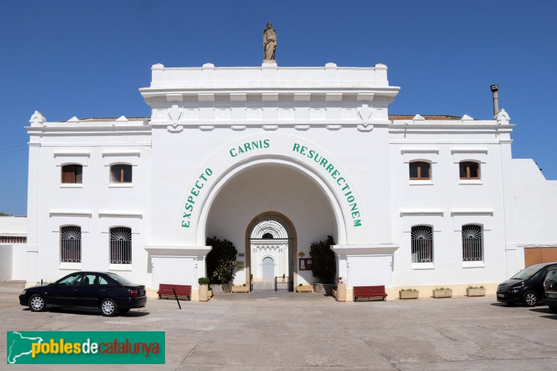 Foto de Vilanova i la Geltrú - Cementiri municipal, portalada