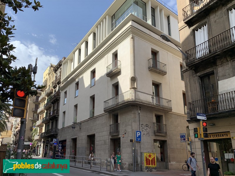 Barcelona - Casa del Baró de la Barre (Gran de Gràcia, 190-192)