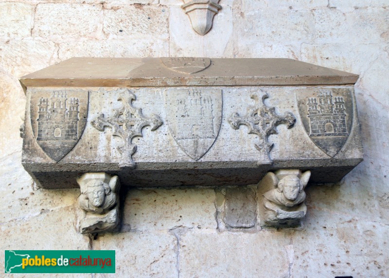 Monestir de Santes Creus - Sarcòfag de la família Castellet, segle XIII (Foto: Albert Esteves, 2019) Monestir de Santes Creus - Sarcòfag de la família Castellet, segle XIII
