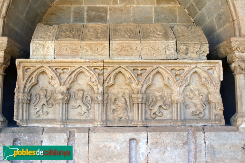 Monestir de Santes Creus - Sarcòfag de la família Queralt, segle XIII (Foto: Albert Esteves, 2019) Monestir de Santes Creus - Sarcòfag de la família Queralt, segle XIII