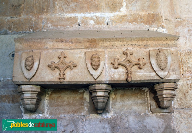 Monestir de Santes Creus - Sarcòfag de Galzeran de Pinós, segle XIII (Foto: Albert Esteves, 2019) Monestir de Santes Creus - Sarcòfag de Galzeran de Pinós, segle XIII
