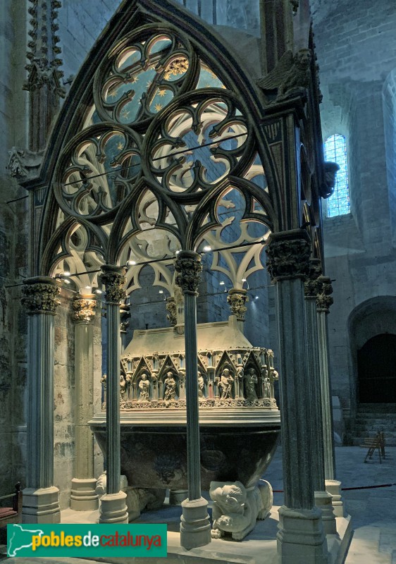 Monestir de Santes Creus - Sepulcre del rei Pere el Gran (Foto: Albert Esteves, 2019) Monestir de Santes Creus - Sepulcre del rei Pere el Gran