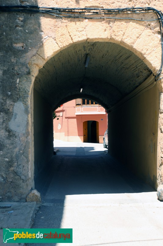 Bràfim - Portal de la vila (Foto: Albert Esteves, 2019) Bràfim - Portal de la vila