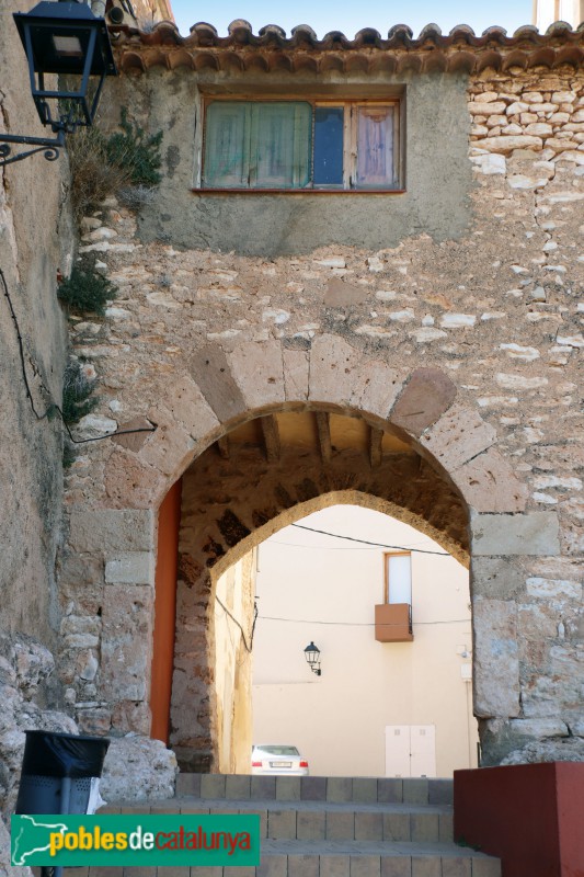 Puigpelat - Portal de la Vila, des de l'exterior