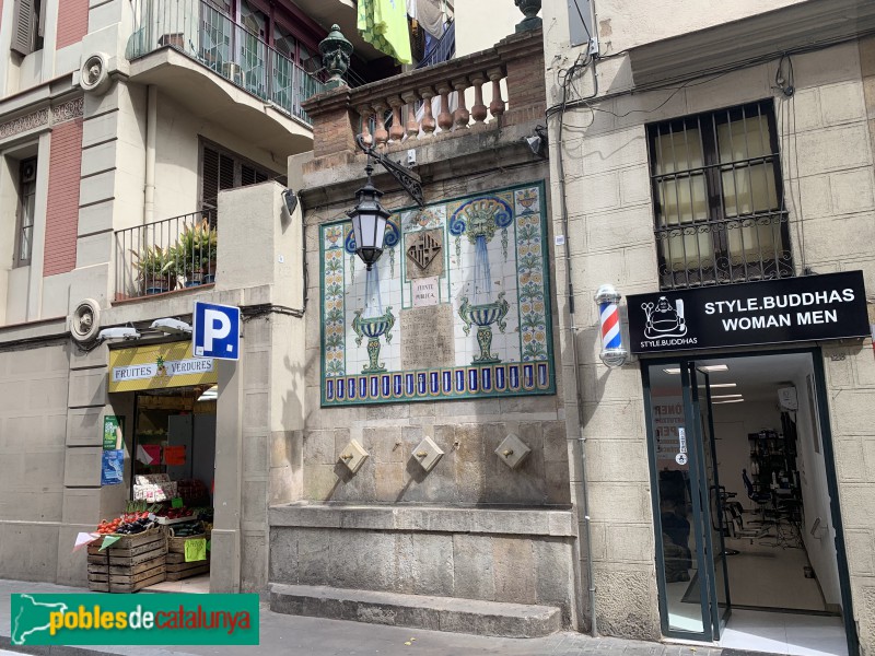 Barcelona - Font de la Trav. Gracia, 126