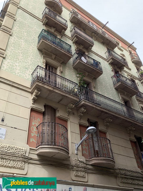 Barcelona - Ramon y Cajal, 22-30 (Foto: Albert Esteves, 2019) Barcelona - Ramon y Cajal, 22-30