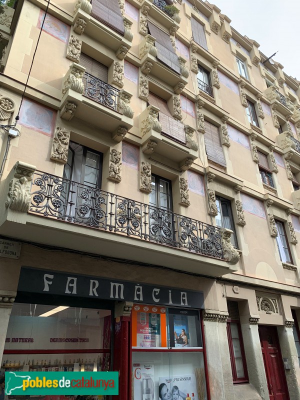Barcelona - Casa Miquel Call (Verdi, 7) (Foto: Albert Esteves, 2019) Barcelona - Casa Miquel Call (Verdi, 7)