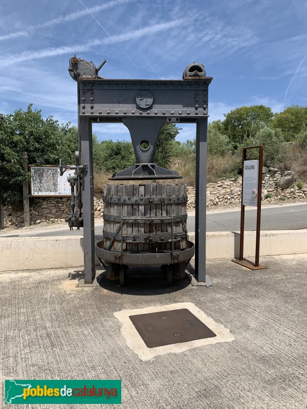 Nulles - Celler Cooperatiu, premsa antiga (Foto: Albert Esteves, 2019) Nulles - Celler Cooperatiu, premsa antiga