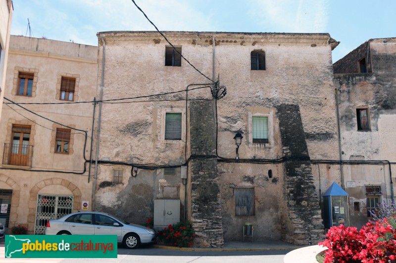 Vilabella - Cal Cristí (el Castell), façana de la plaça de Sant Roc