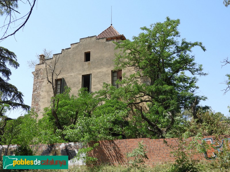 Sentmenat - Lateral de la torre de Can Mas (Foto: Valentí Pons, 2019) Sentmenat - Lateral de la torre de Can Mas