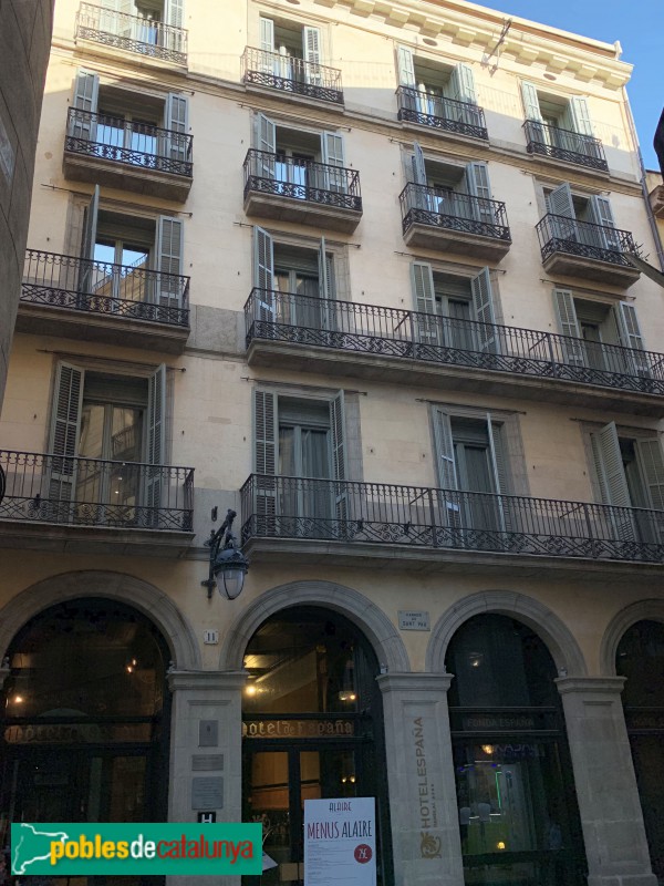 Barcelona - Edifici de la Fonda España (Foto: Albert Esteves, 2019) Barcelona - Edifici de la Fonda España