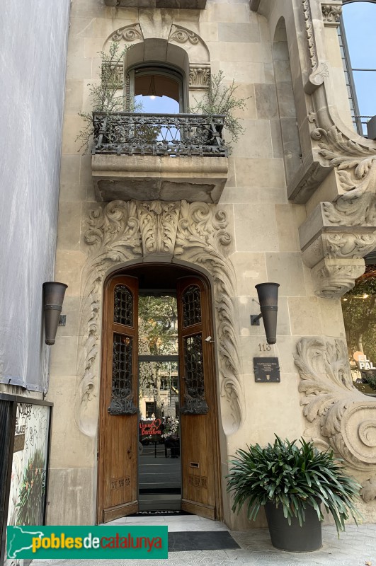 Barcelona - Casa Bonaventura Ferrer (Passeig de Gràcia, 113) (Foto: Albert Esteves, 2019) Barcelona - Casa Bonaventura Ferrer (Passeig de Gràcia, 113)