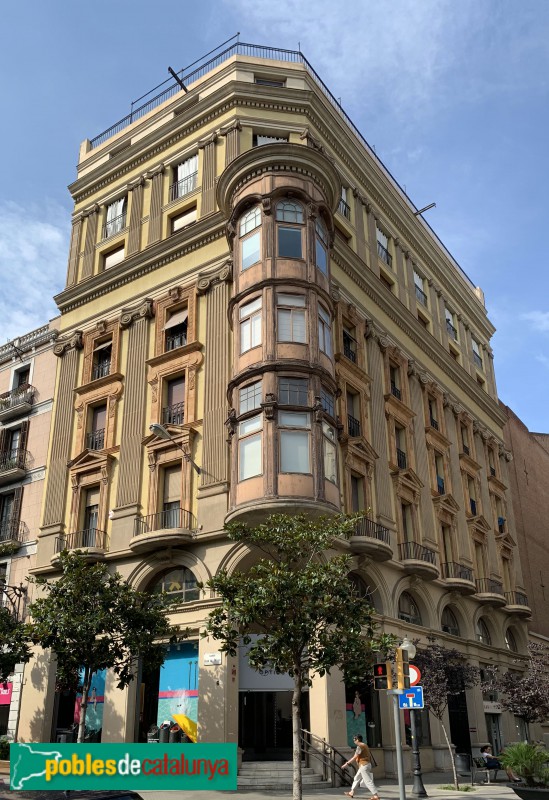 Barcelona - Gran de Gràcia, 6-8 (Foto: Albert Esteves, 2019) Barcelona - Gran de Gràcia, 6-8