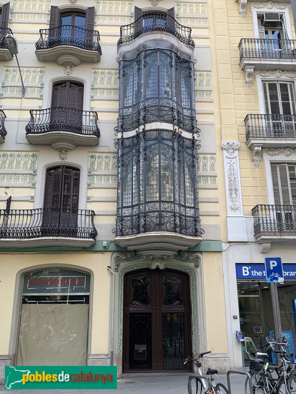 Barcelona - Casa Cama i Escurra (Gran de Gracia, 15)