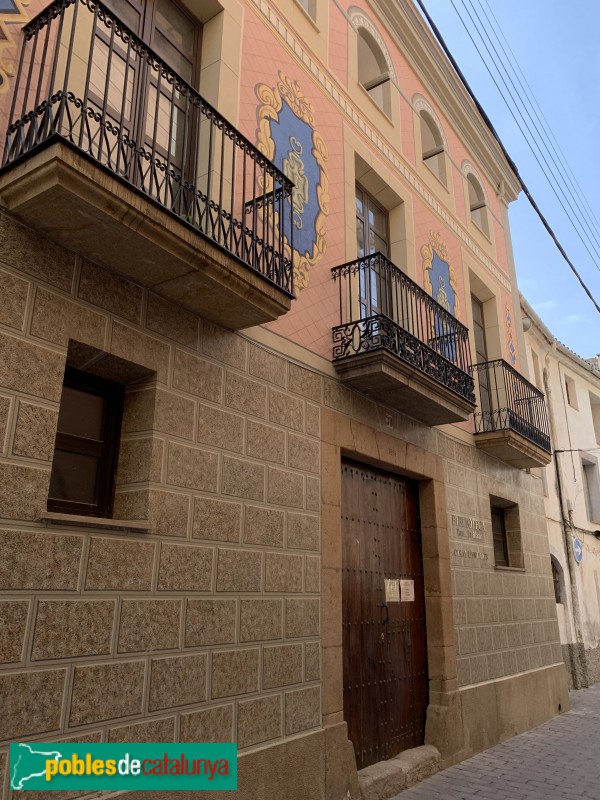 Vallmoll - Casa Ballester, façana carrer Muralla