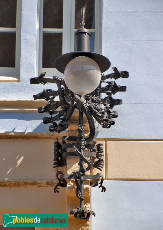 Barcelona - Ajuntament de Gràcia (Foto: Albert Esteves, 2019) Barcelona - Ajuntament de Gràcia