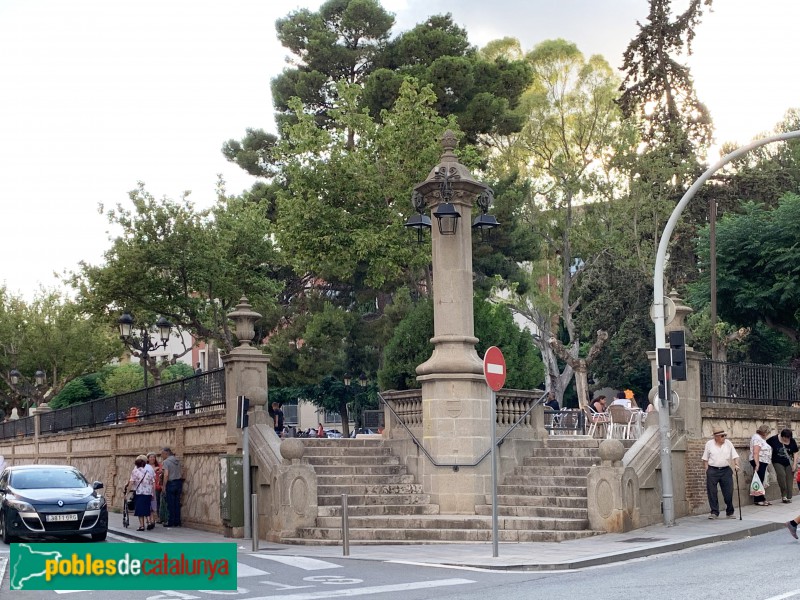 Valls - Escales de la plaça del Quarter