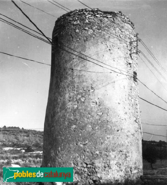 El Perelló - Molí de Vent, abans de la restauració (Foto: Pere Català Roca -Invarquit.Gencat.cat-, 1964) El Perelló - Molí de Vent, abans de la restauració
