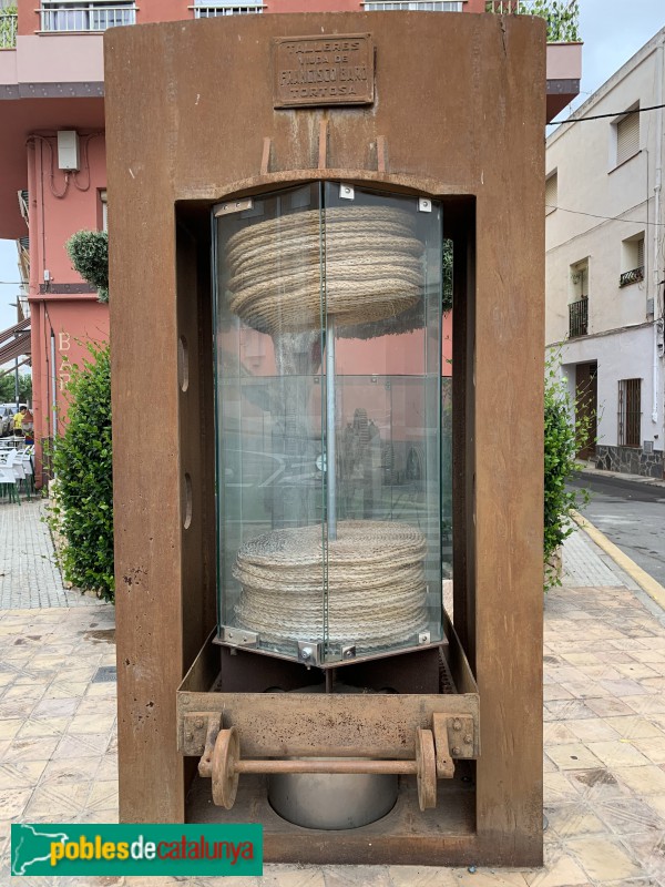 El Perelló - Monument a l'Oli (Foto: Albert Esteves, 2019) El Perelló - Monument a l'Oli