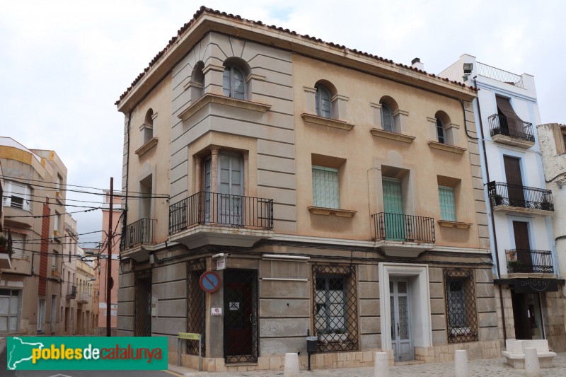 El Perelló - Carrer Major. Abadia