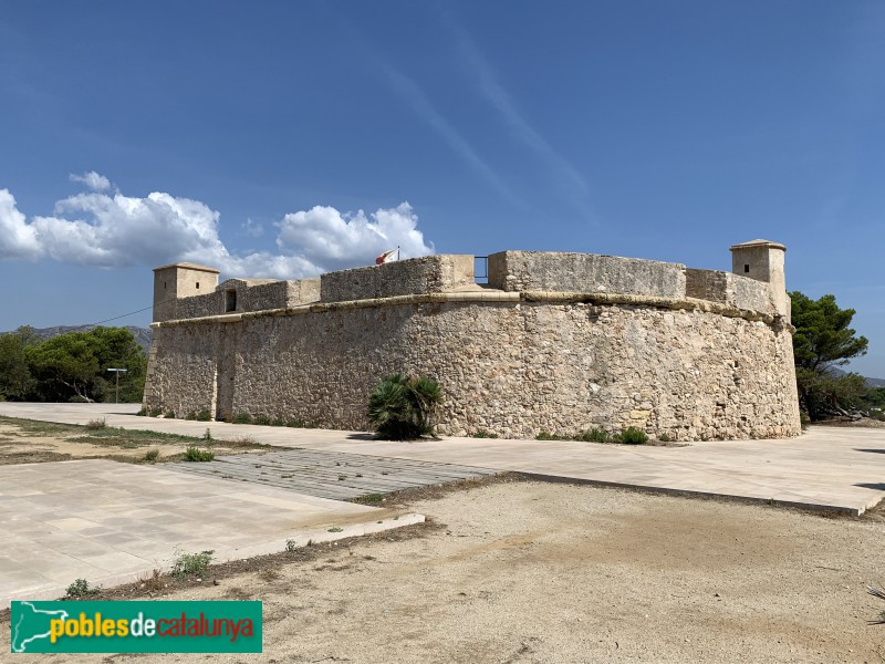 L'Ametlla de Mar - Castell de Sant Jordi d'Alfama (Foto: Albert Esteves, 2019) L'Ametlla de Mar - Castell de Sant Jordi d'Alfama