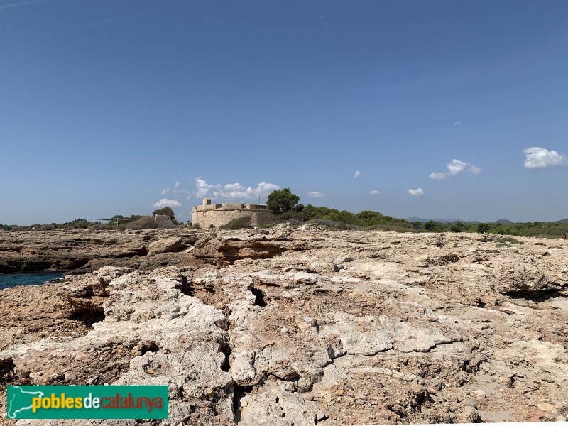 L'Ametlla de Mar - Castell de Sant Jordi d'Alfama (Foto: Albert Esteves, 2019) L'Ametlla de Mar - Castell de Sant Jordi d'Alfama